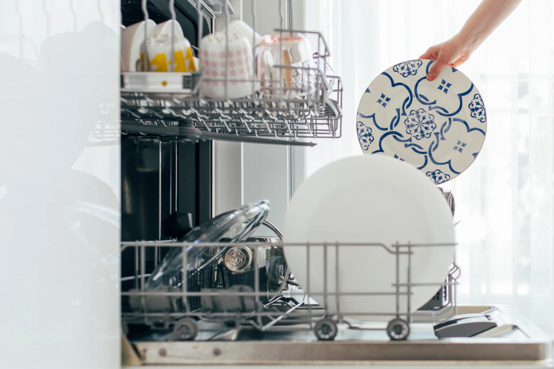 How to Clean Dishwasher Interiors